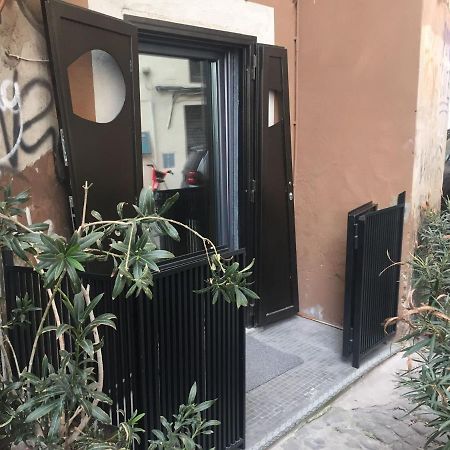 The Essential Trastevere Design Studio Roma Eksteriør bilde
