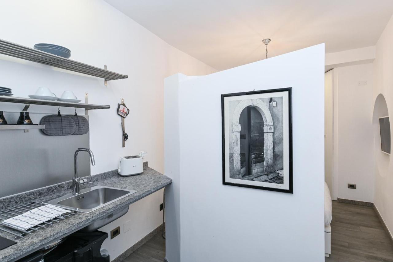 The Essential Trastevere Design Studio Roma Eksteriør bilde
