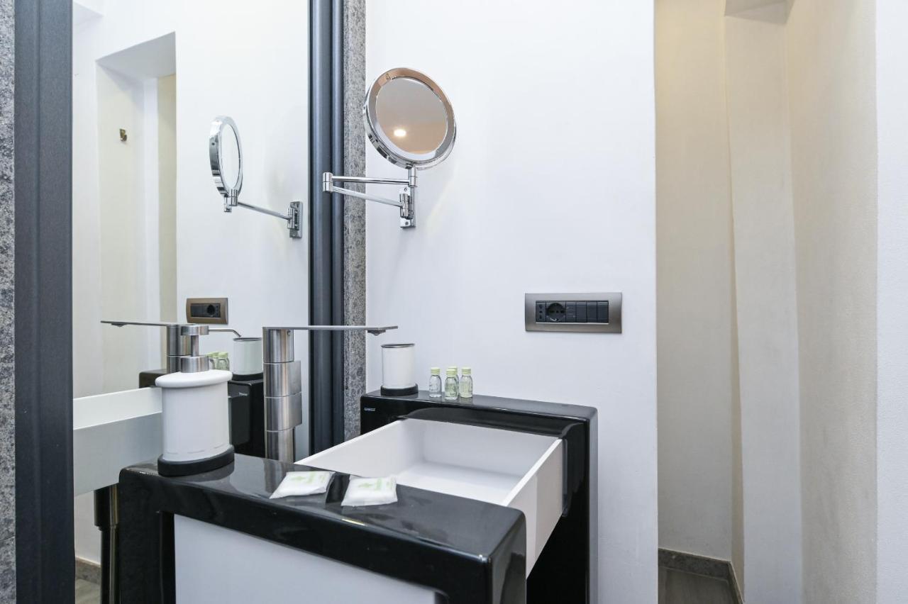 The Essential Trastevere Design Studio Roma Eksteriør bilde