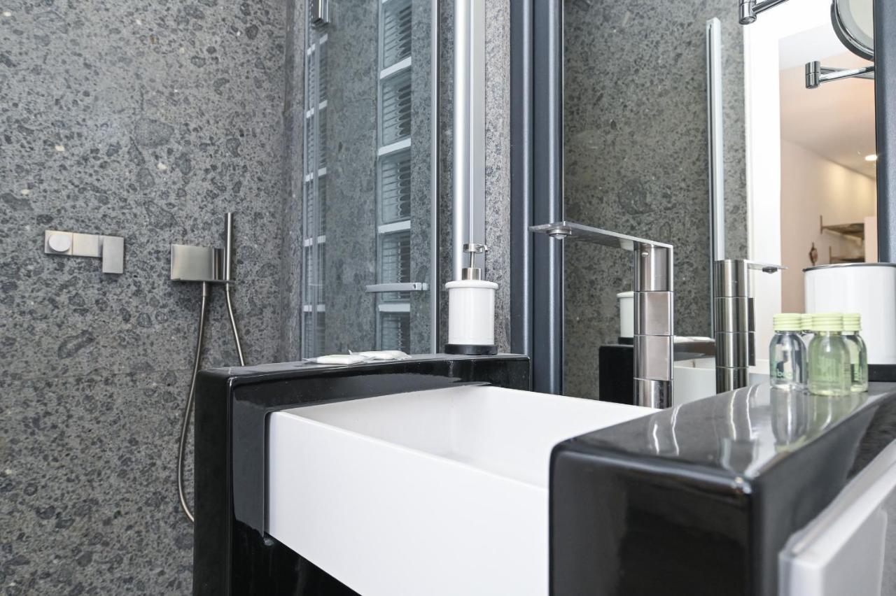 The Essential Trastevere Design Studio Roma Eksteriør bilde