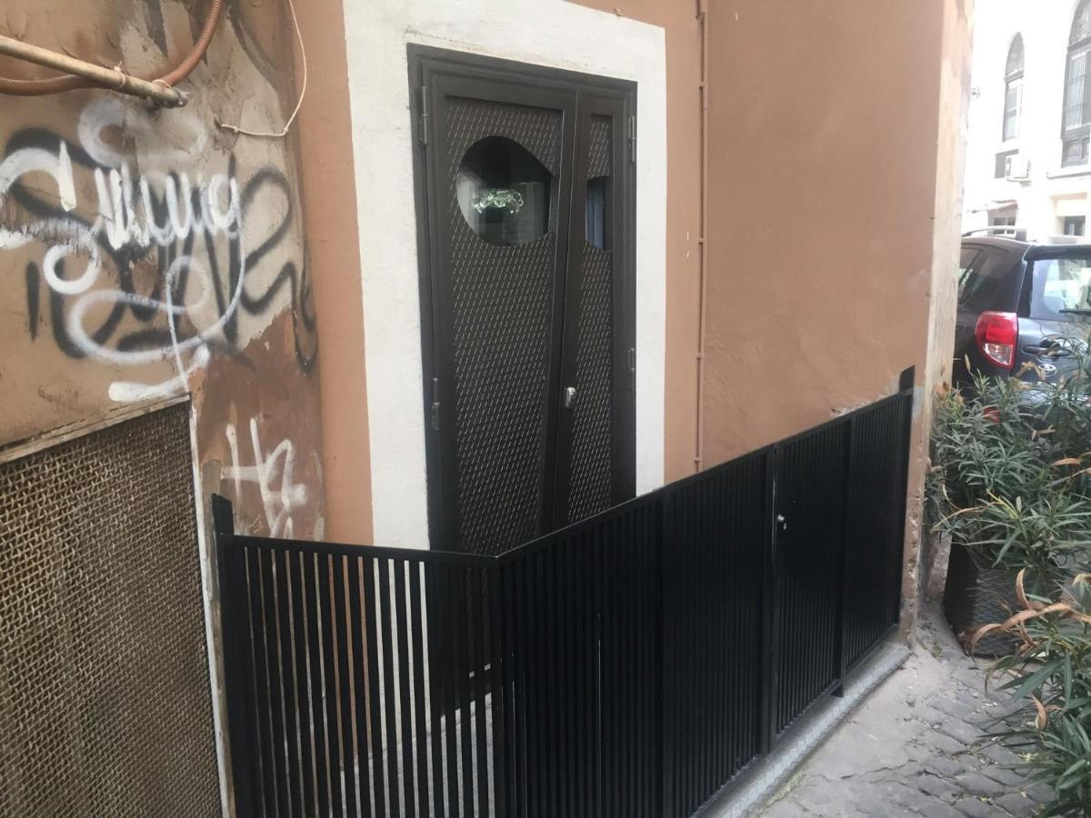 The Essential Trastevere Design Studio Roma Eksteriør bilde